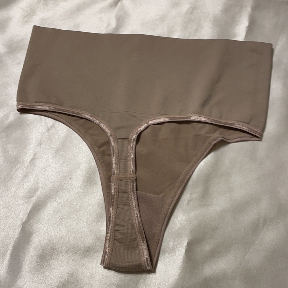 Ladies thong - Picture 4 of 4